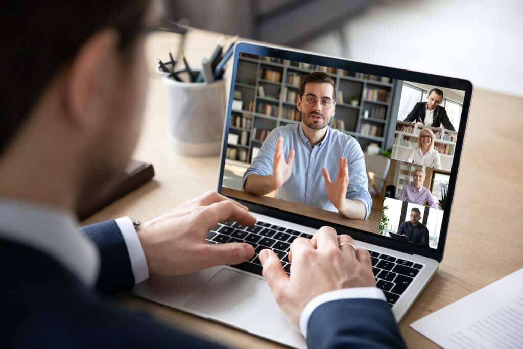 ưu nhược điểm khóa học mba online