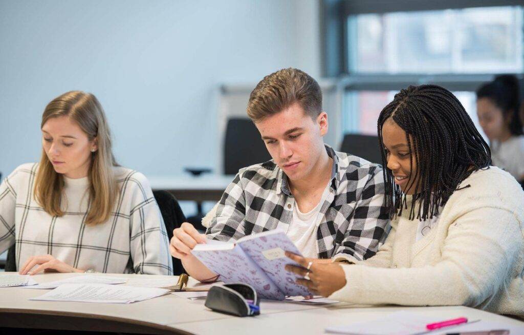 Chi phí học mba tại việt nam