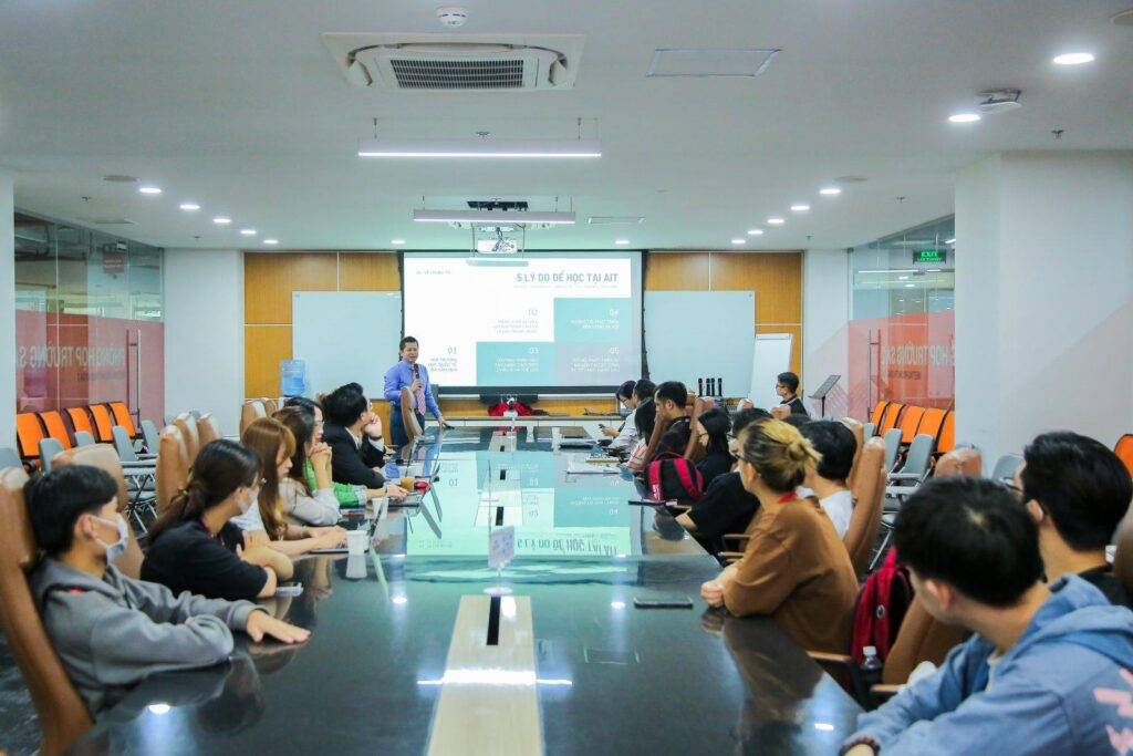 Các khóa học quản trị kinh doanh ngắn hạn đáng học tại Sài Gòn
