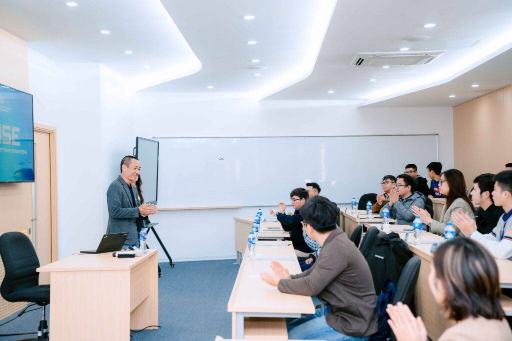 Học thạc sĩ trái ngành có được không?
