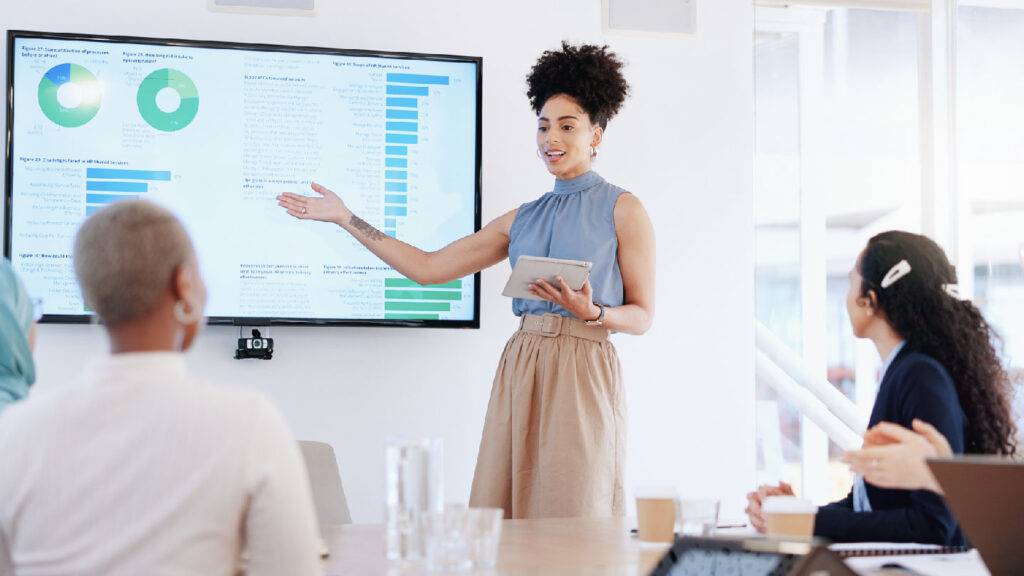 Phân tích dữ liệu bằng AI