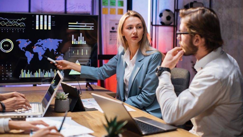 Làm Business Analyst là làm gì? Công việc, kỹ năng, mức lương và hướng dẫn theo từng giai đoạn cho người mới 2 Làm Business Analyst là làm gì