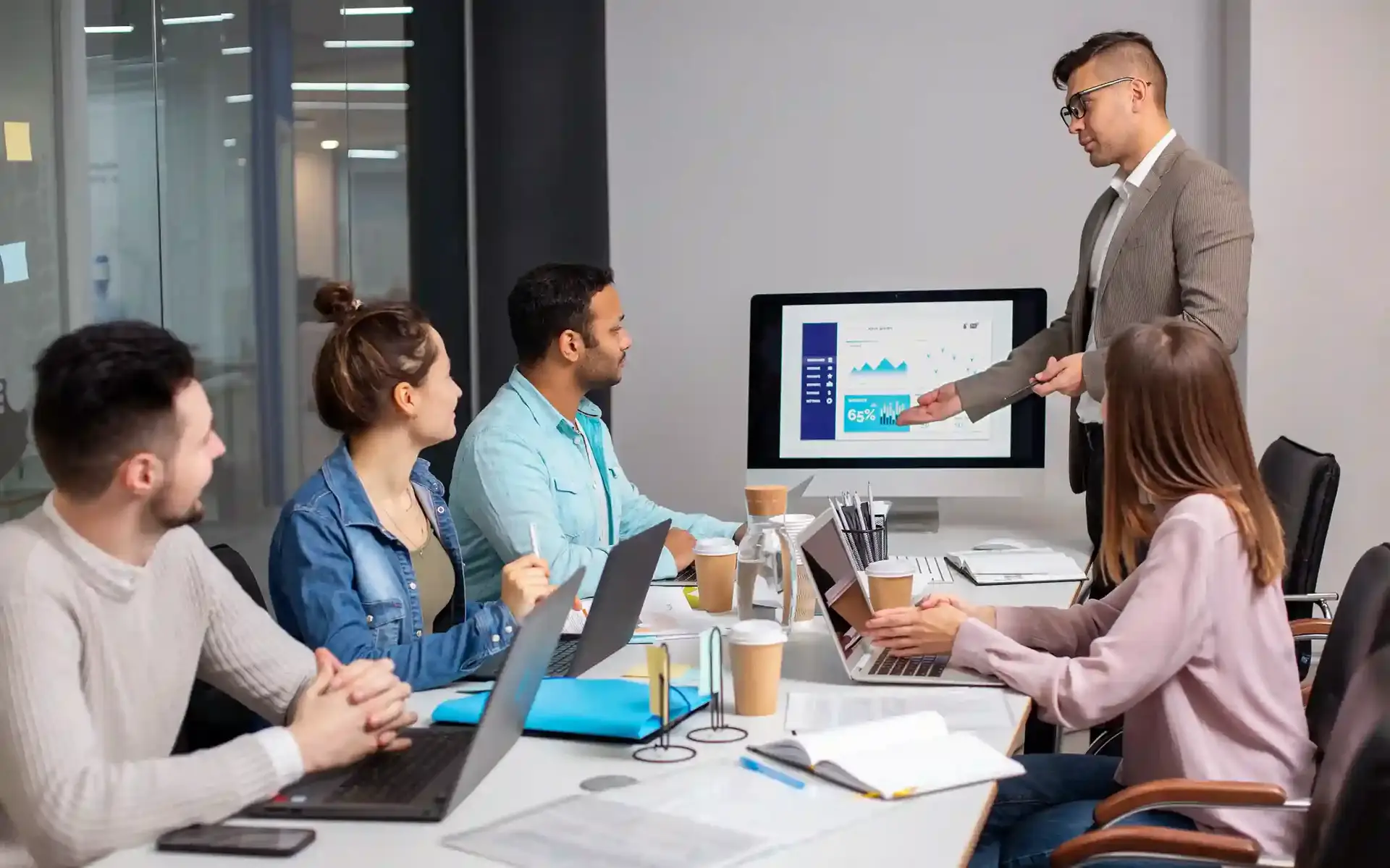 Làm data analyst cần học gì