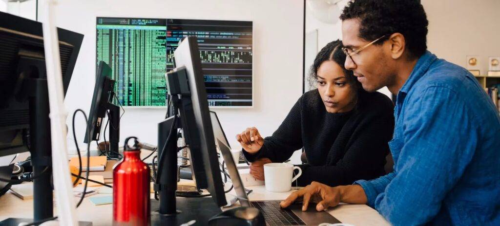 Data analyst là gì? Toàn cảnh nghề phân tích dữ liệu: công việc, kỹ năng, lương và lộ trình 3 Data analyst là gì
