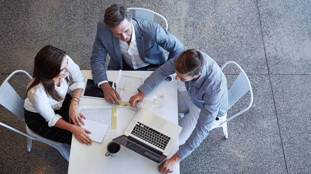 Nên thi chứng chỉ business analyst nào? So sánh ECBA, CCBA, CBAP và PMI-PBA 3 Chung chi buesiness analyst