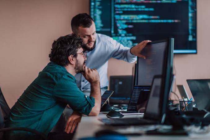AI architect là gì? Công việc, kỹ năng và lộ trình trở thành kiến trúc sư AI 2 AI architect là gì?